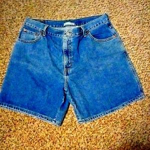 Women's Levi's jean shorts size 16